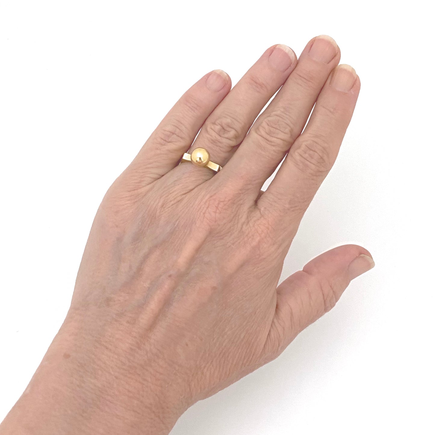 scale Walter Schluep Canada vintage 18k gold sphere ring solid tapered band Canadian Modernist jewelry design