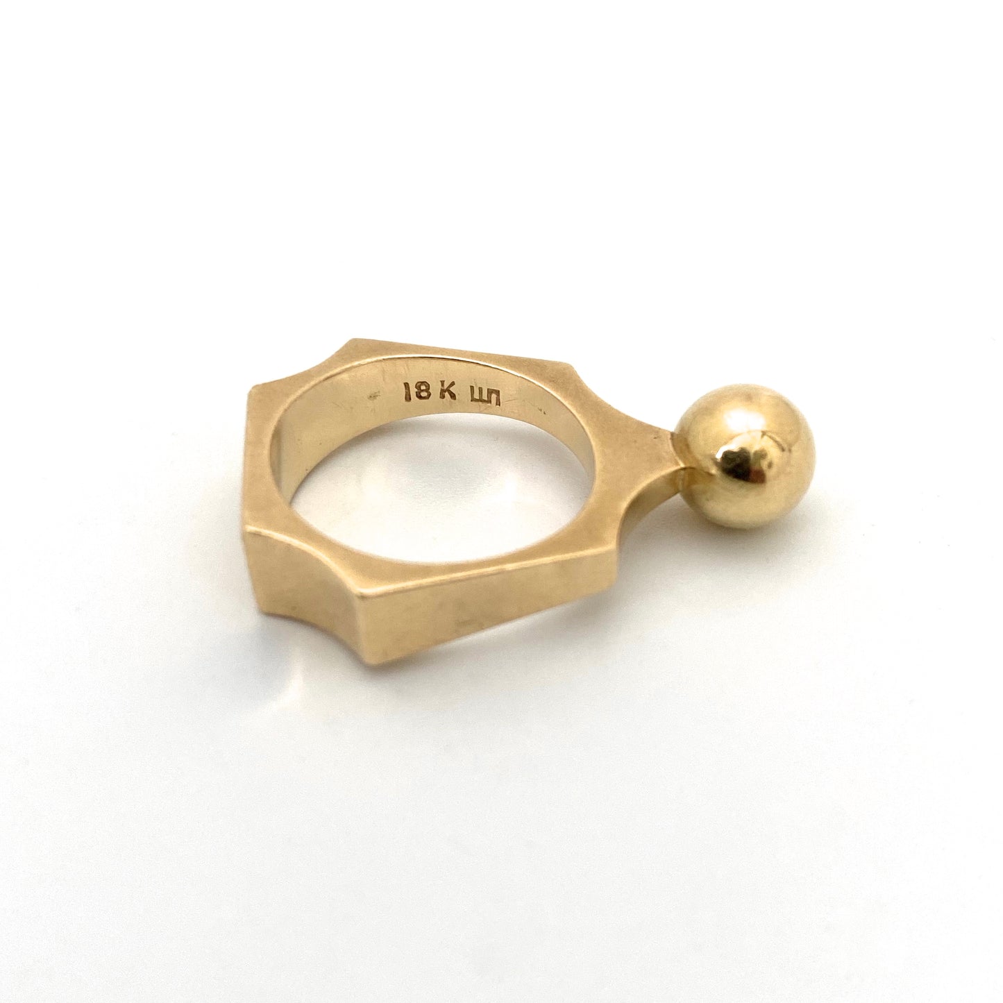 Walter Schluep Canada 18k gold sphere ring ~ solid tapered band