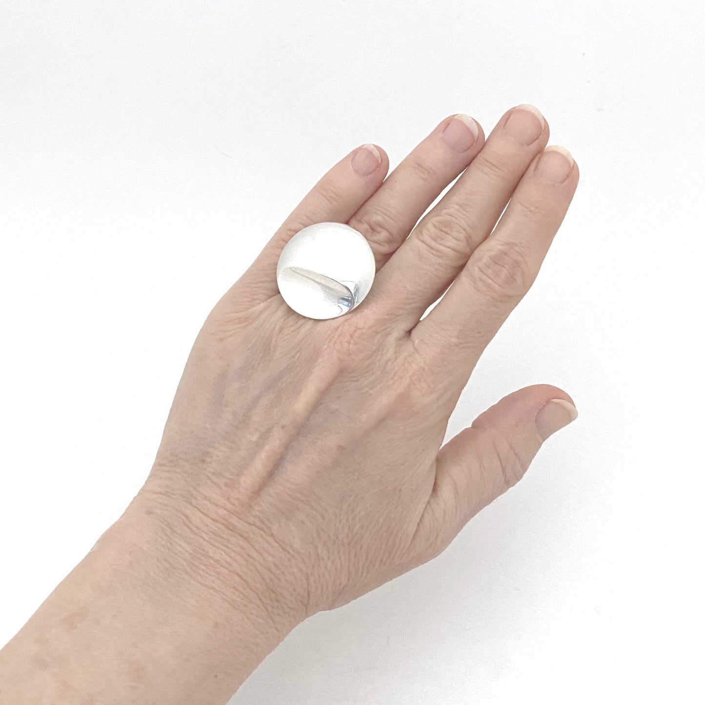 detail scale Pekka Piekainen Finland extra large vintage silver ring Auran Kultaseppa 1972 Scandinavian Modern jewelry design