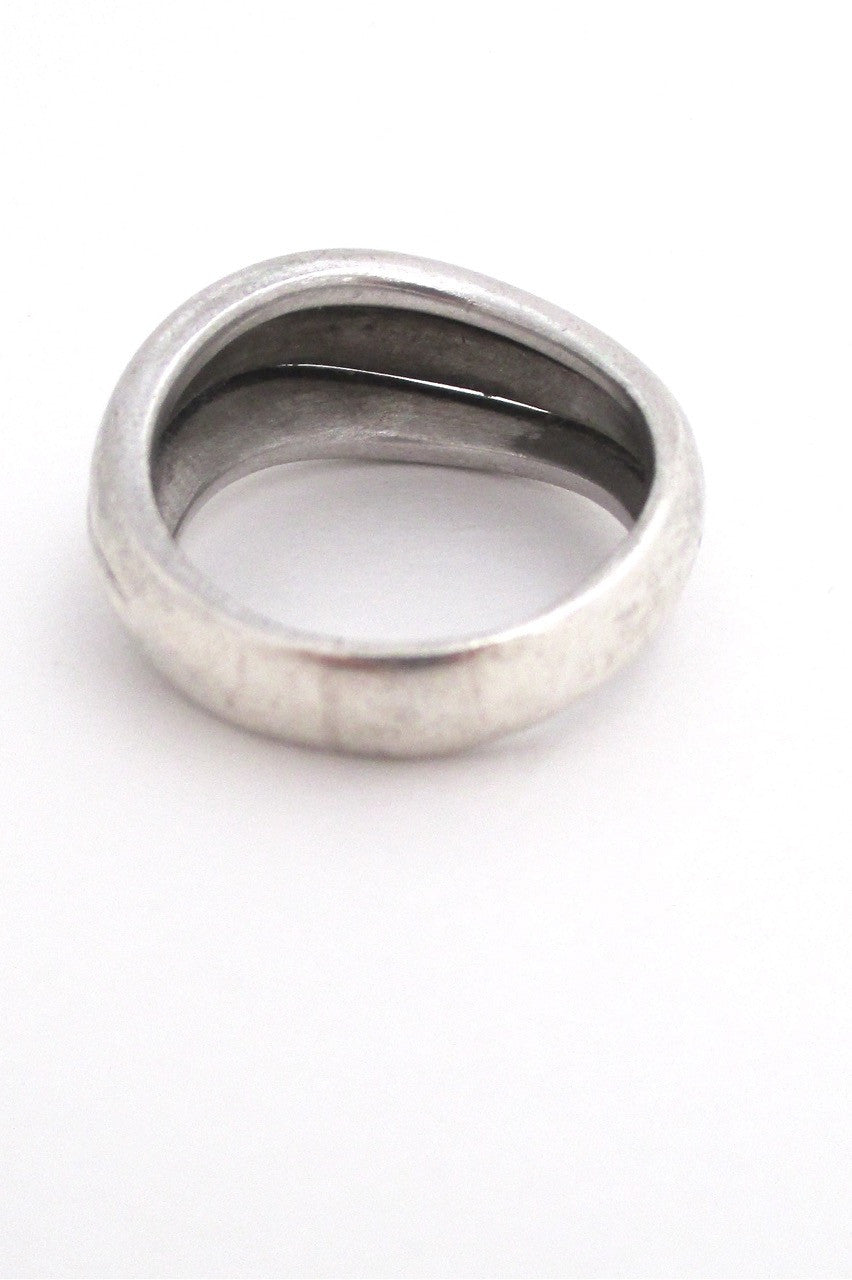 Pierre Cardin sterling 'wave' ring #18