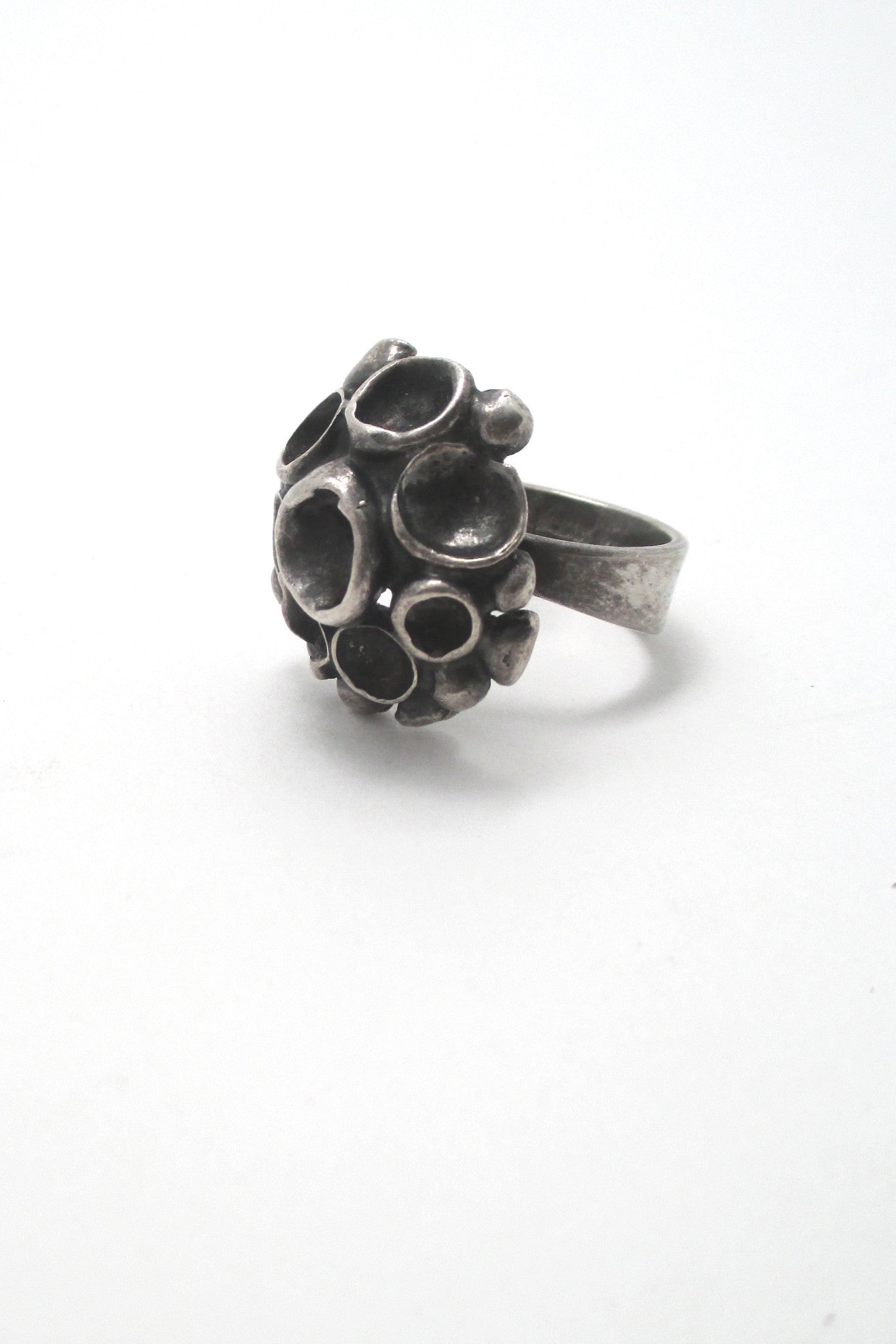 detail Owe Johansson Finland vintage brutalist silver large dome ring