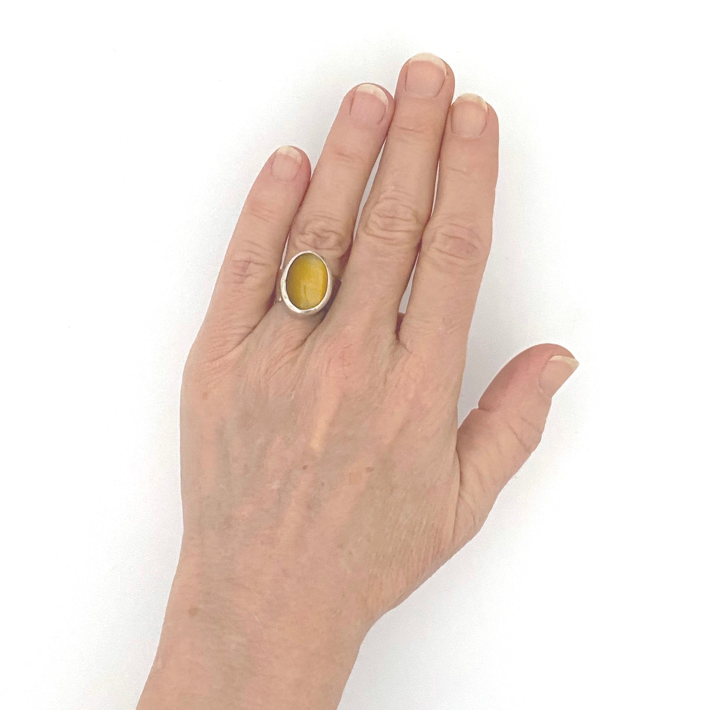 scale Rafael Alfandary Canada vintage sterling silver yellow cats eye ring brutalist jewelry design