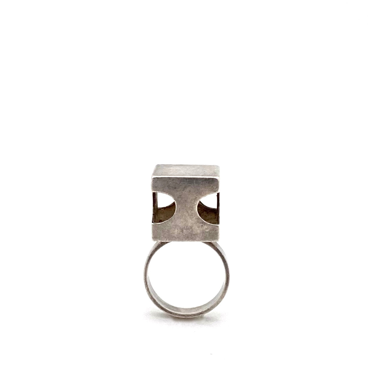 Kaunis Koru large pierced silver cube ring ~ 1970