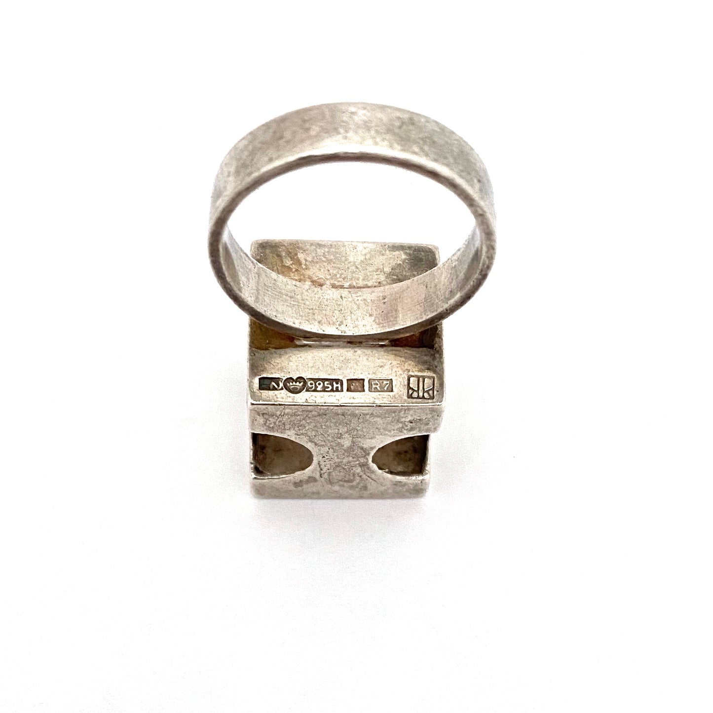 Kaunis Koru large pierced silver cube ring ~ 1970