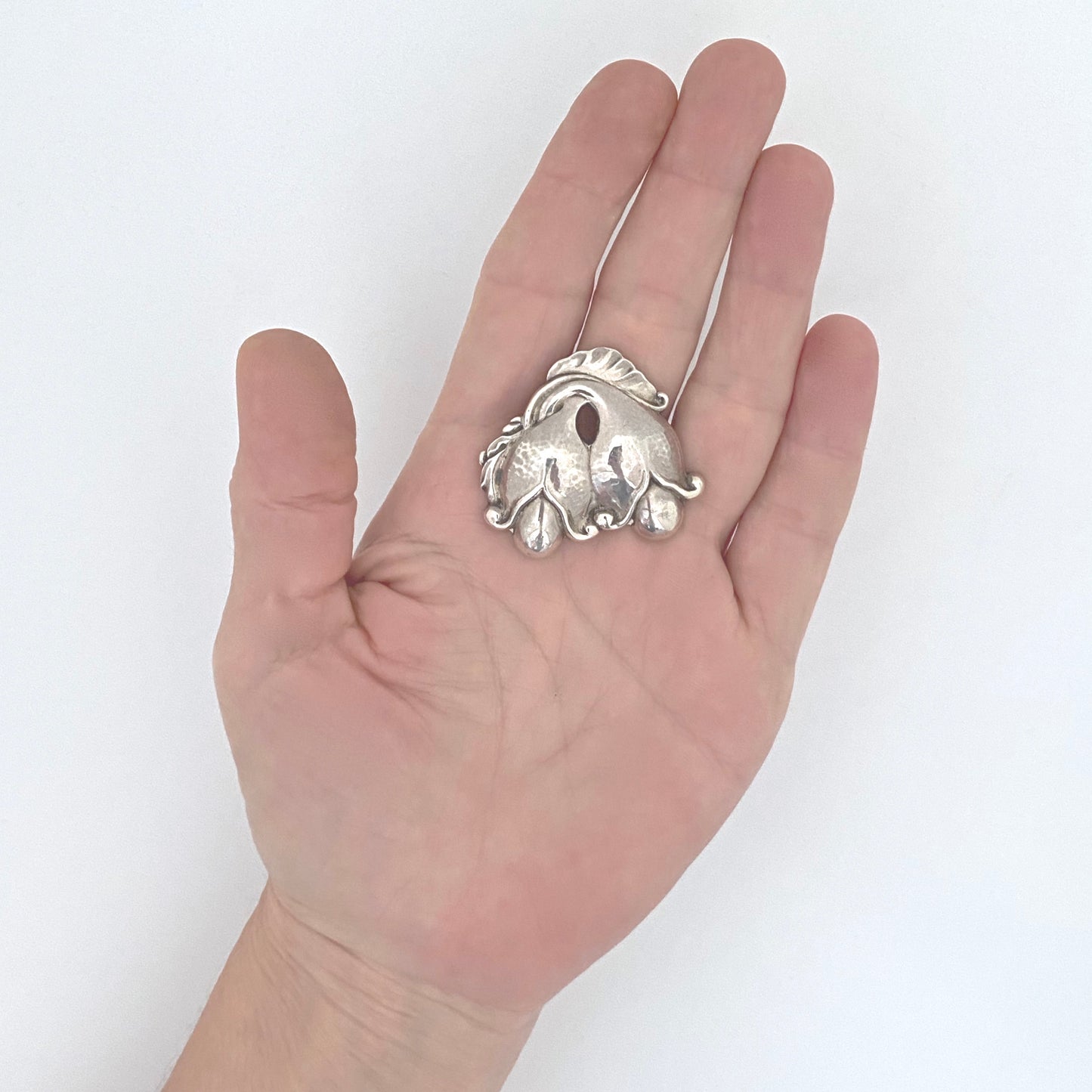 scale Georg Jensen Denmark vintage silver early brooch 210 Georg Jensen design