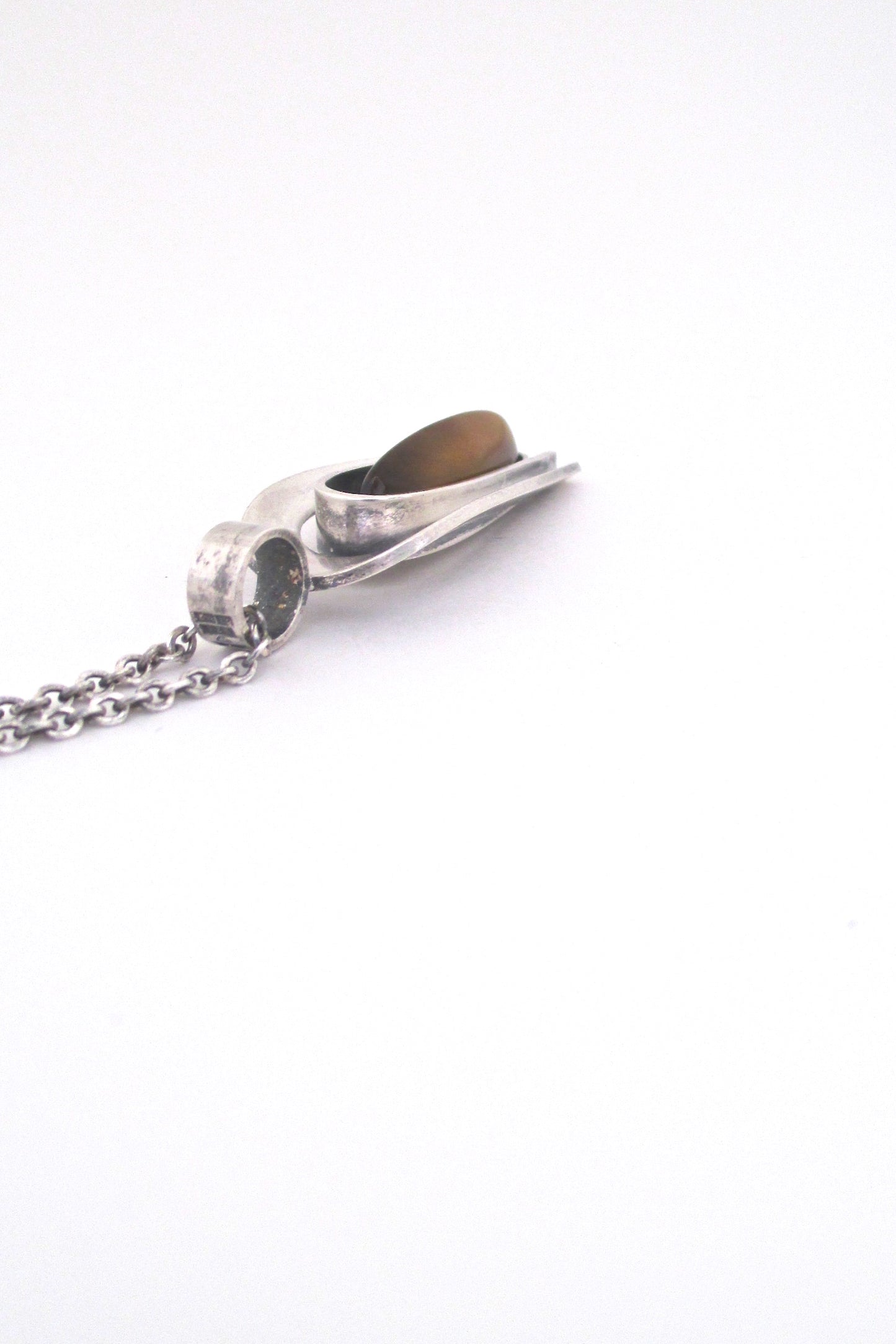 Elis Kauppi tapering tiger eye pendant necklace - 1974