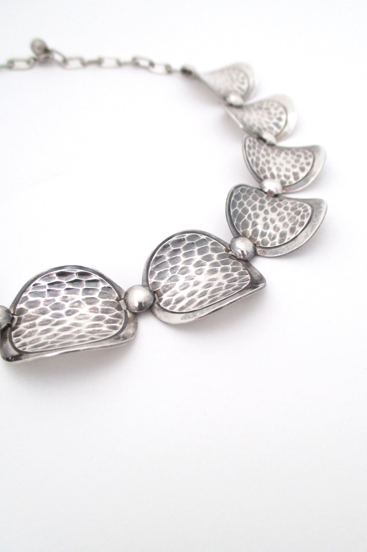 detail Alton Sweden textured silver Scandinavian Modern link necklace by KE Palmberg 1974
