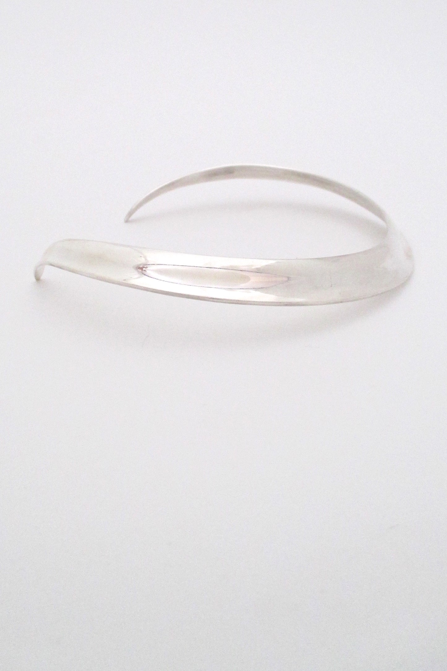 profile Ove Wendt size for Åge Fausing, Denmark vintage silver wide shaped Scandinavian Modern neck ring