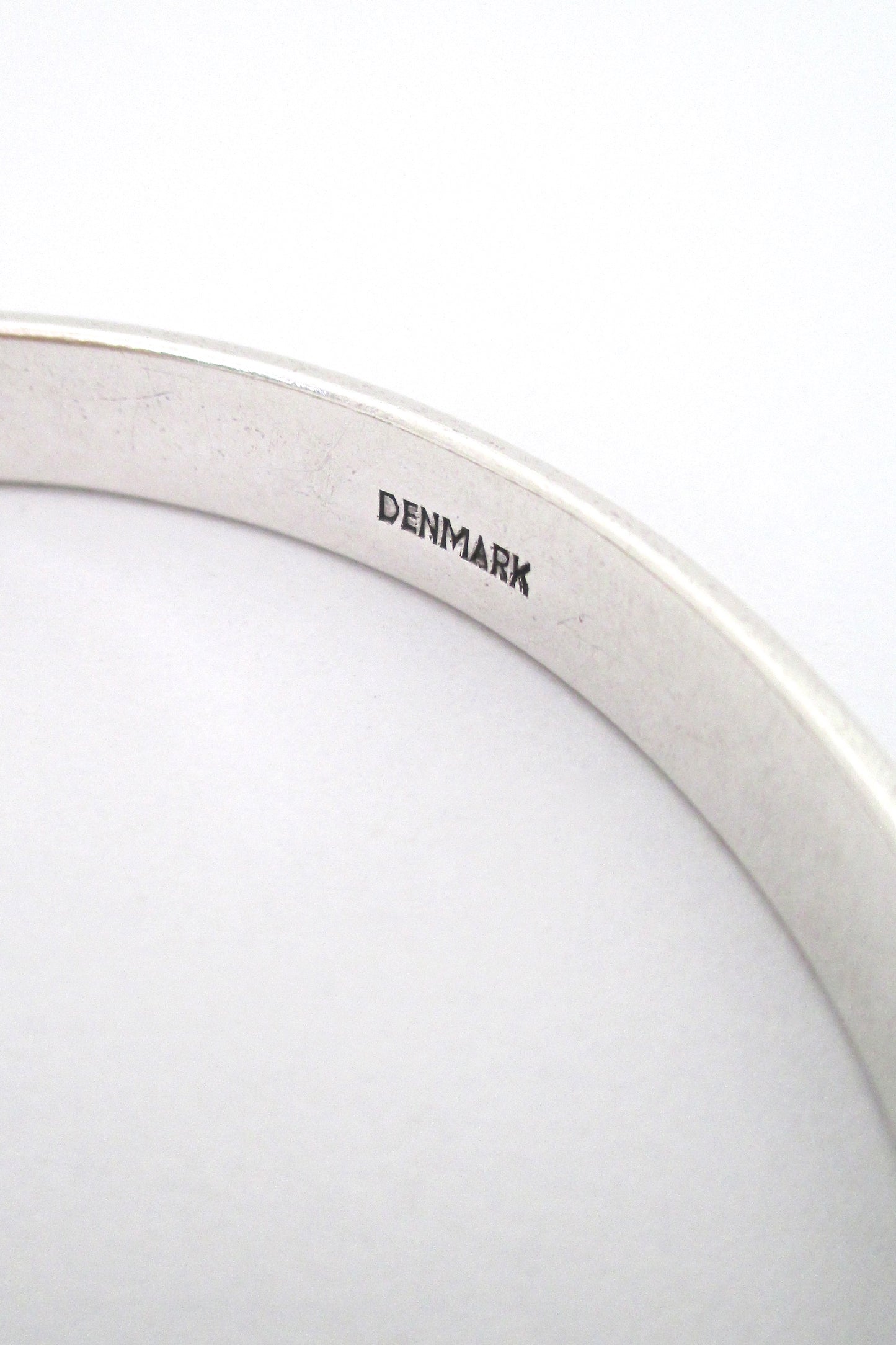 Sigurd Black detailed silver bangle bracelet