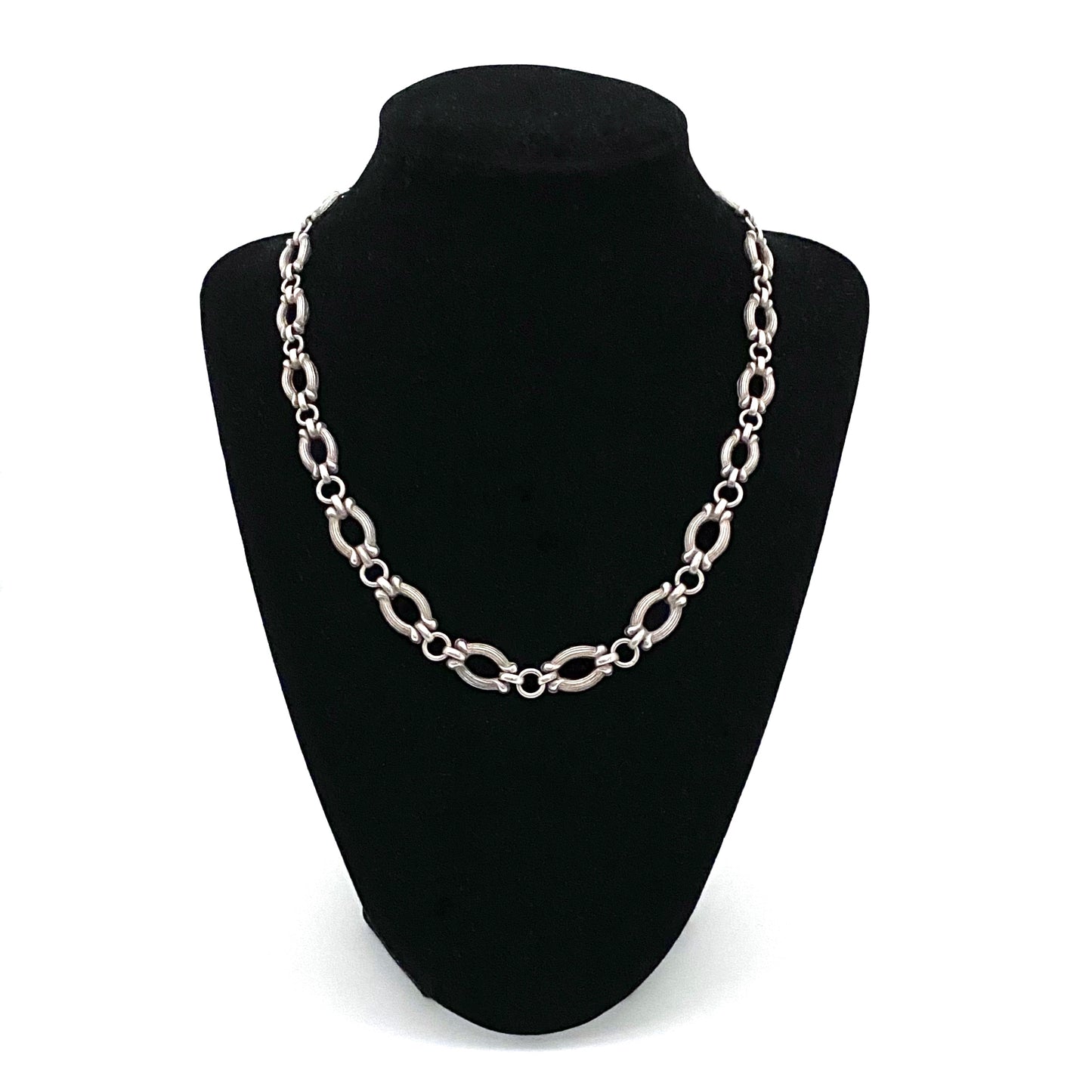 antique graduated chain necklace ~ ribbed link