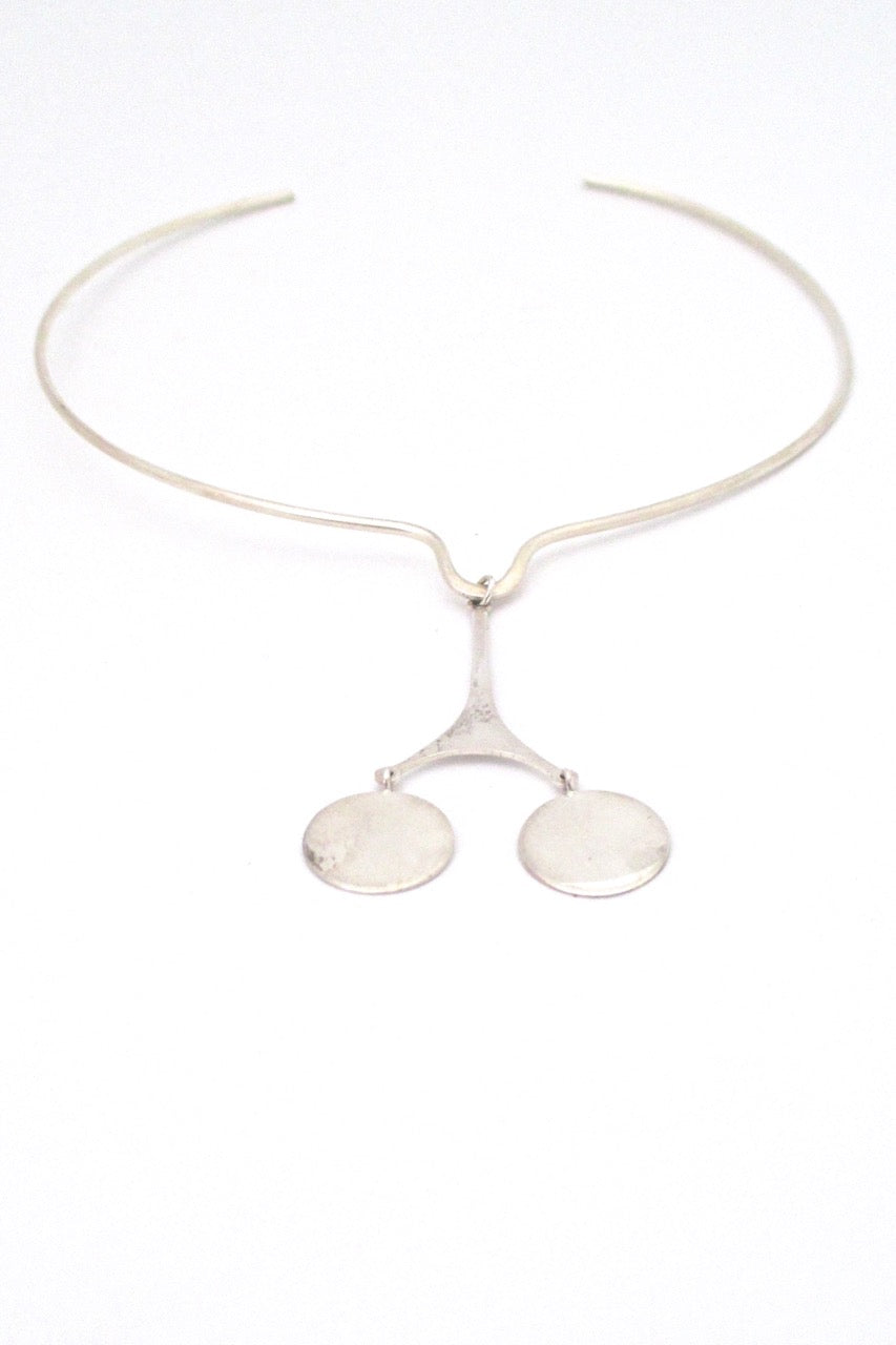 Kaunis Koru Finland vintage Scandinavian Modern silver kinetic pendant Henning Ulrichsen neck ring
