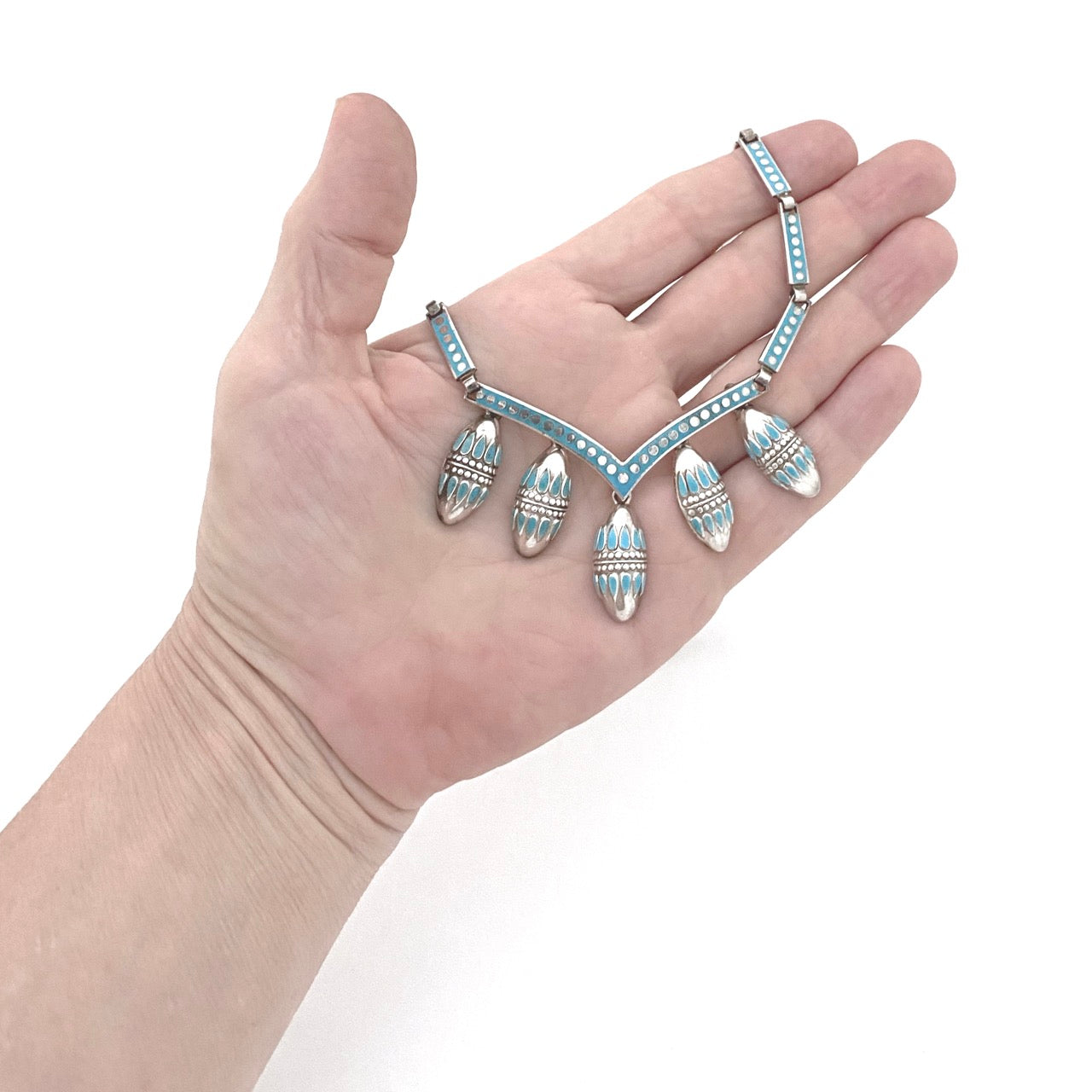 scale Margot Van Voorhies Carr (Margot de Taxco) Mexico vintage silver sky blue enamel kinetic necklace modernist jewelry design