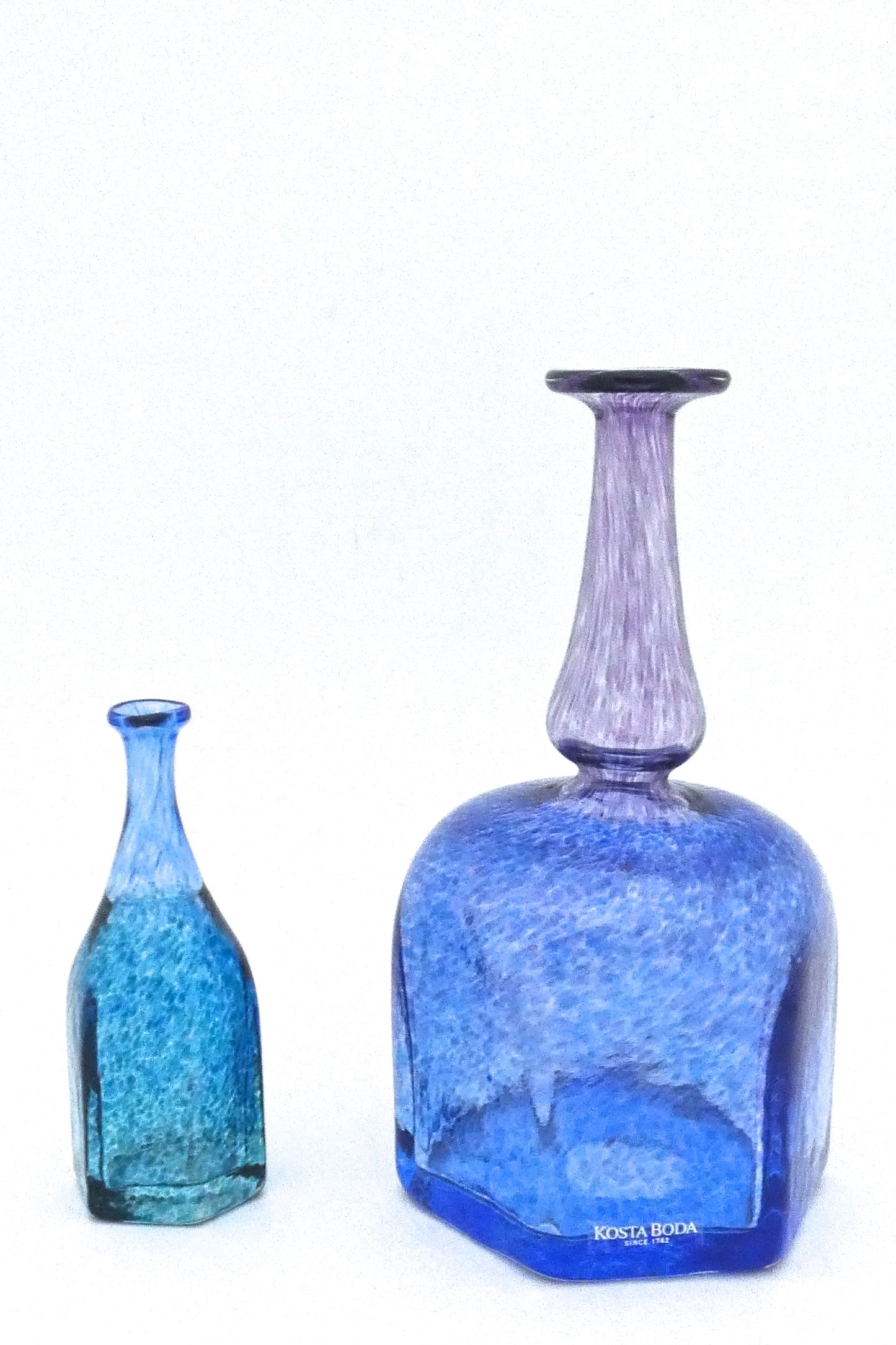 scale Bertil Vallien for Kosta Boda Sweden vintage glass Artist Collection Antikva vase # 3 signed Scandinavian Modern design