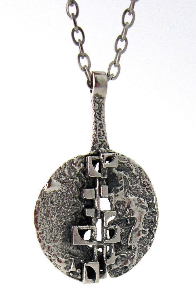 Robert Larin open disc pendant