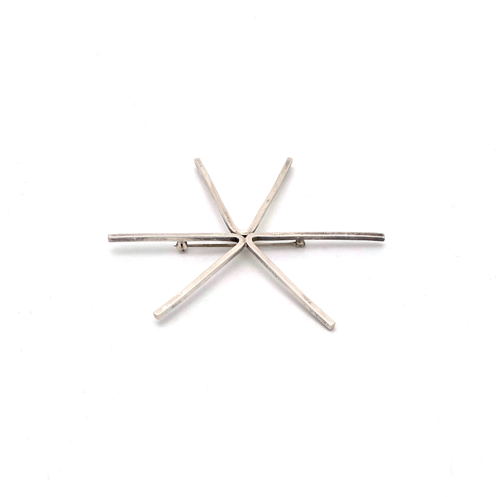 profile Betty Cooke USA large vintage silver star brooch American Modernist jewelry design