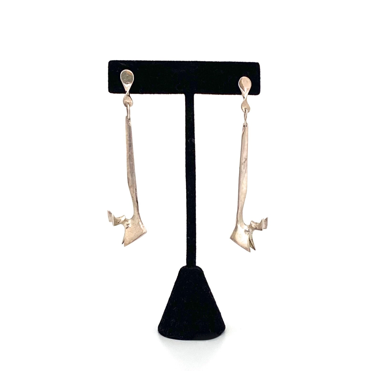 detail Campbell Scott Canada vintage silver long sculptural drop earrings Canadian Modernist jewelry design
