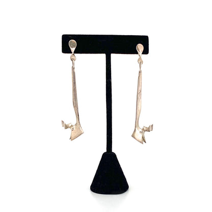detail Campbell Scott Canada vintage silver long sculptural drop earrings Canadian Modernist jewelry design