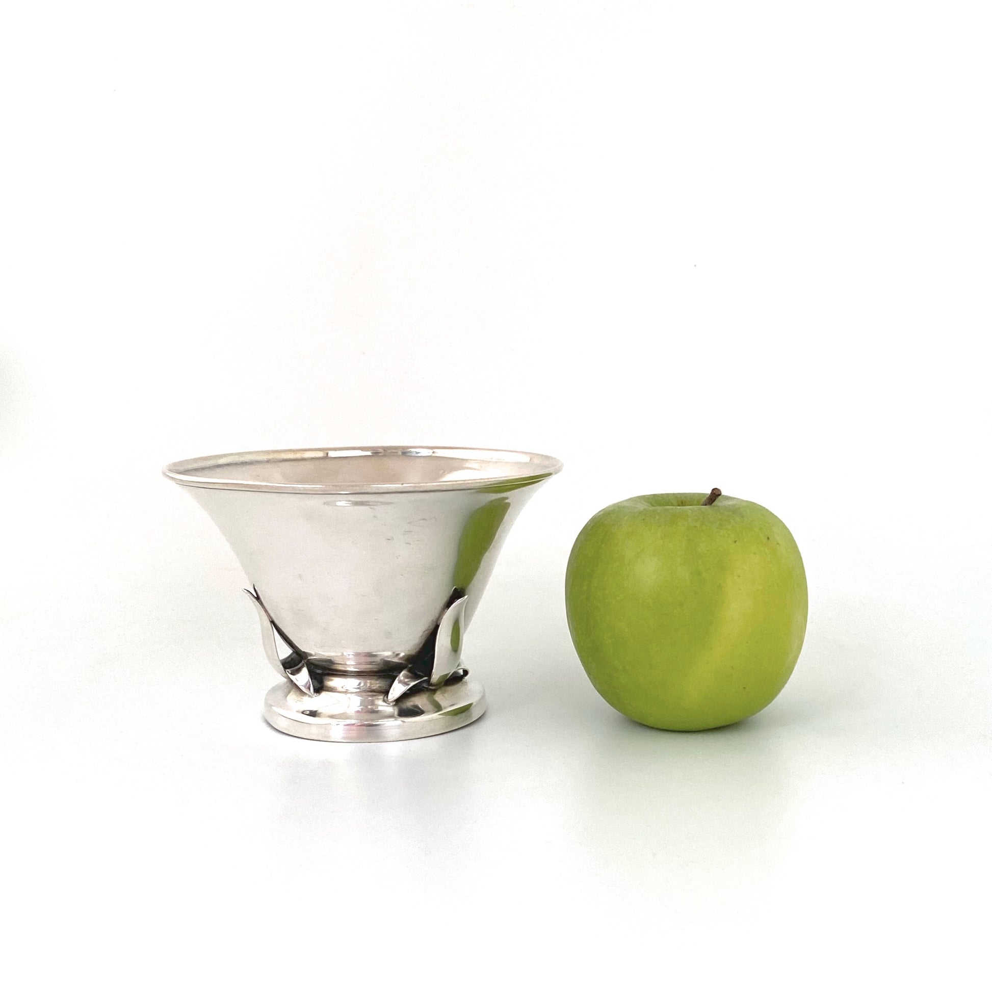 scale Carl Poul Petersen Canada vintage silver footed bowl small Canadian Modernist design