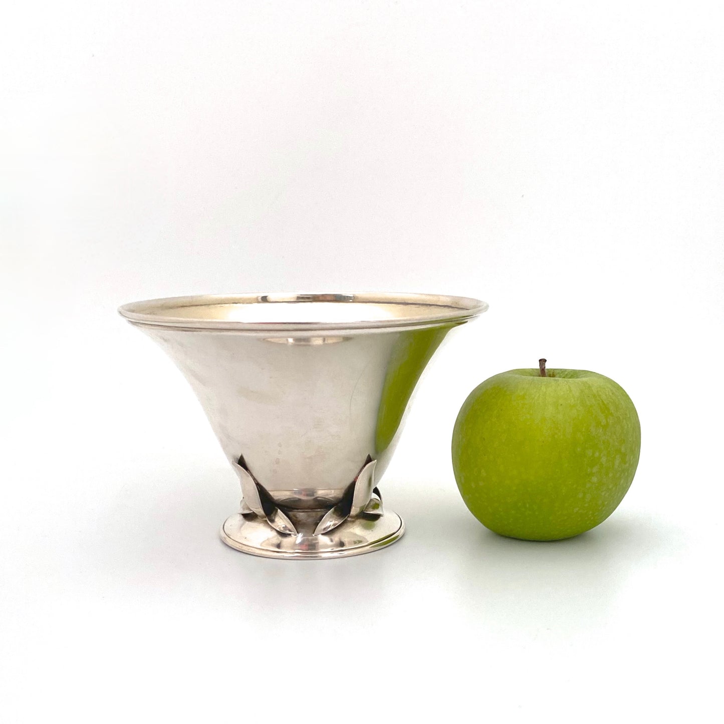 scale Carl Poul Petersen Canada vintage silver footed bowl 1 applied foliate decoration medium Canadian Modernist design