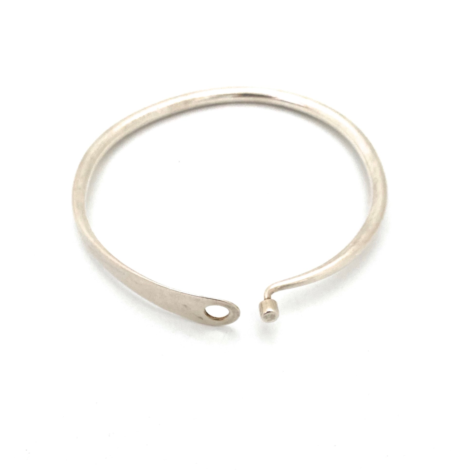 detail Darla Hesse Canada vintage silver bangle bracelet hook closure Modernist jewelry design