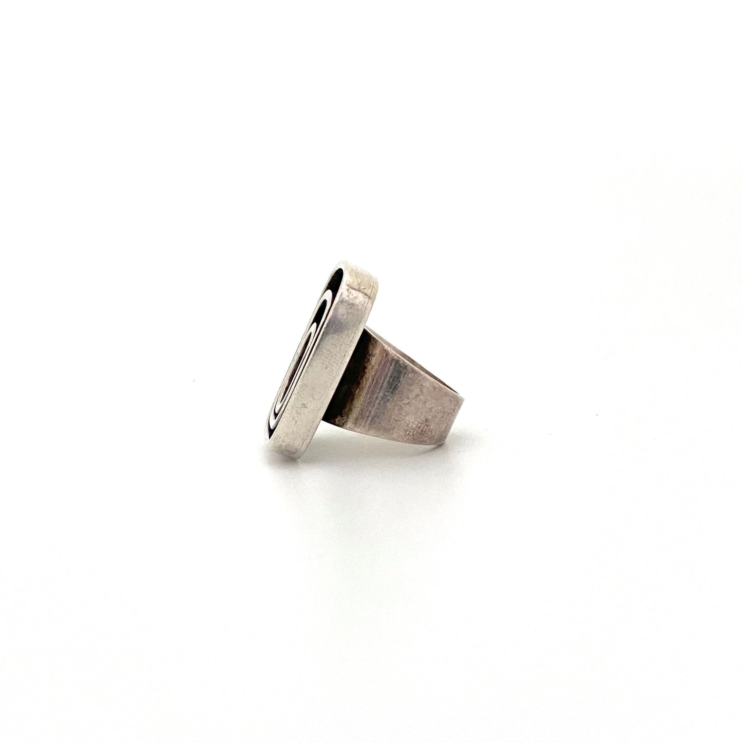 profile Darla Hesse Canada vintage silver large shadowbox ring Canadian Modernist jewelry design