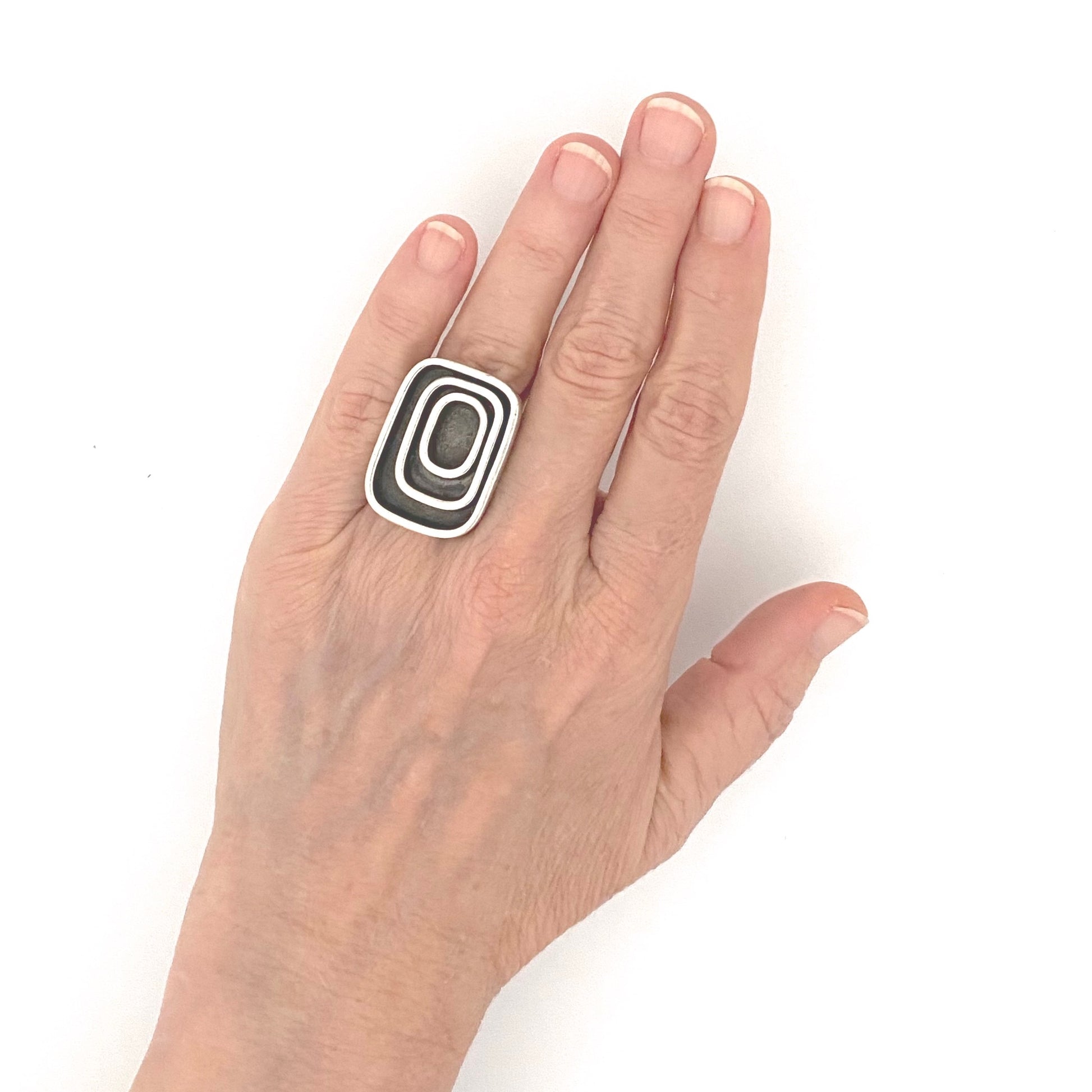 scale Darla Hesse Canada vintage silver large shadowbox ring Canadian Modernist jewelry design