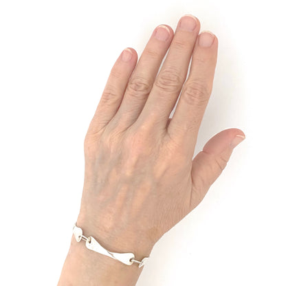 scale Darla Hesse Canada vintage silver long link bracelet Modernist jewelry design