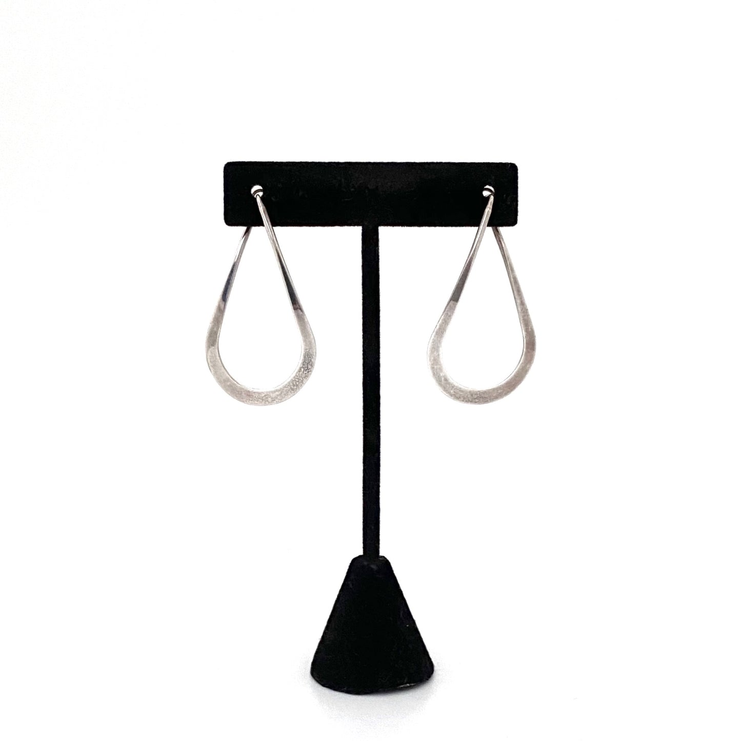 detail Ed Levin USA vintage silver large hoop earrings American Modernist jewelry design