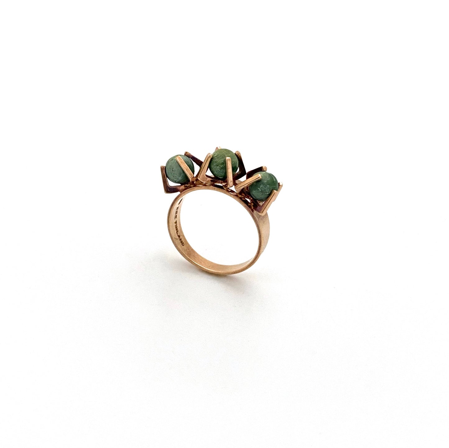 detail Elis Kauppi Kupittaan Kulta Finland vintage 14k gold natural stone sphere ring Scandinavian Modernist jewelry design