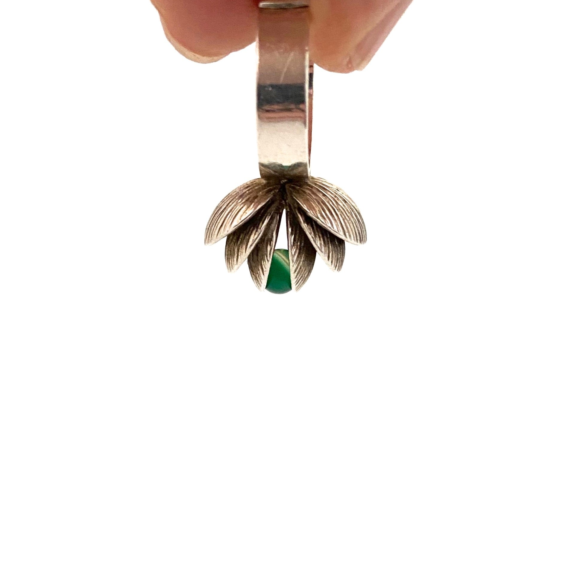 detail Elis Kauppi Kupittaan Kulta Finland vintage silver chrysoprase kinetic sphere ring Scandinavian Modernist jewelry design