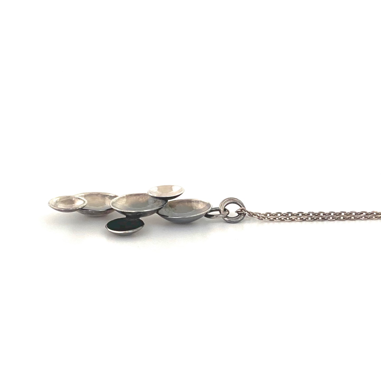 profile Elis Kauppi Kupittaan Kulta Finland vintage silver discs pendant necklace Scandinavian Modernist jewelry design