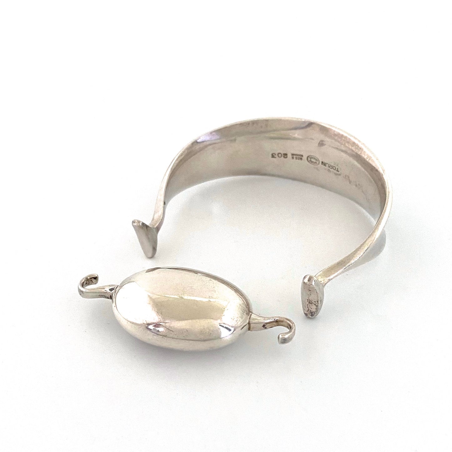 detail Georg Jensen Denmark vintage silver bracelet 203 Vivianna Torun Scandinavian Modernist jewelry design