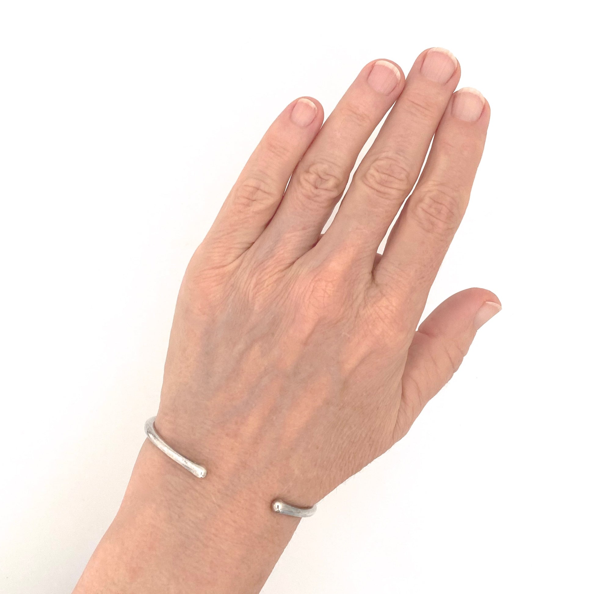 scale Georg Jensen Denmark vintage silver cuff bracelet 150 Flemming Eskildsen Scandinavian Modernist jewelry design