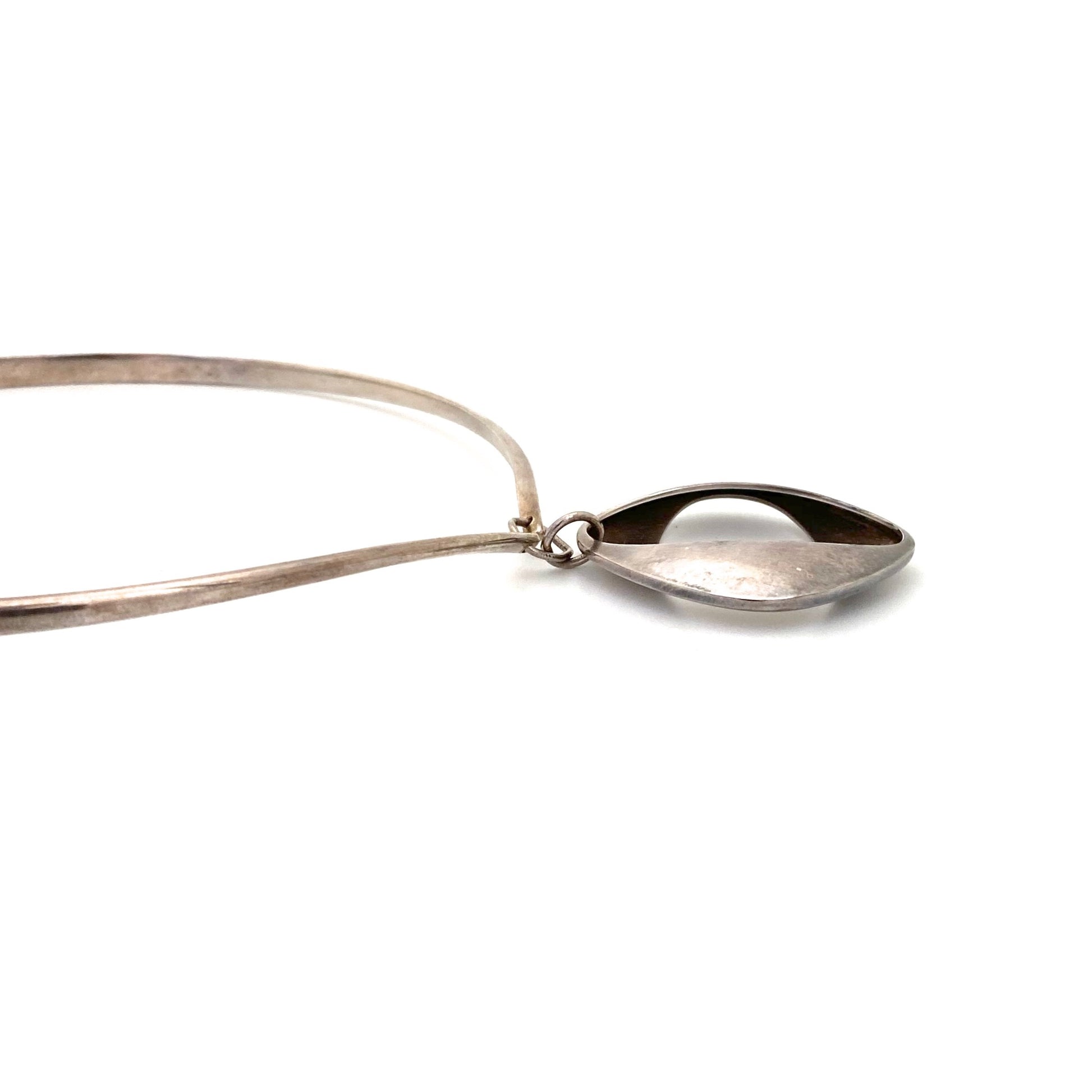 profile Georg Jensen Denmark vintage silver pendant necklace choker 368 Henning Koppel Scandinavian Modernist jewelry design