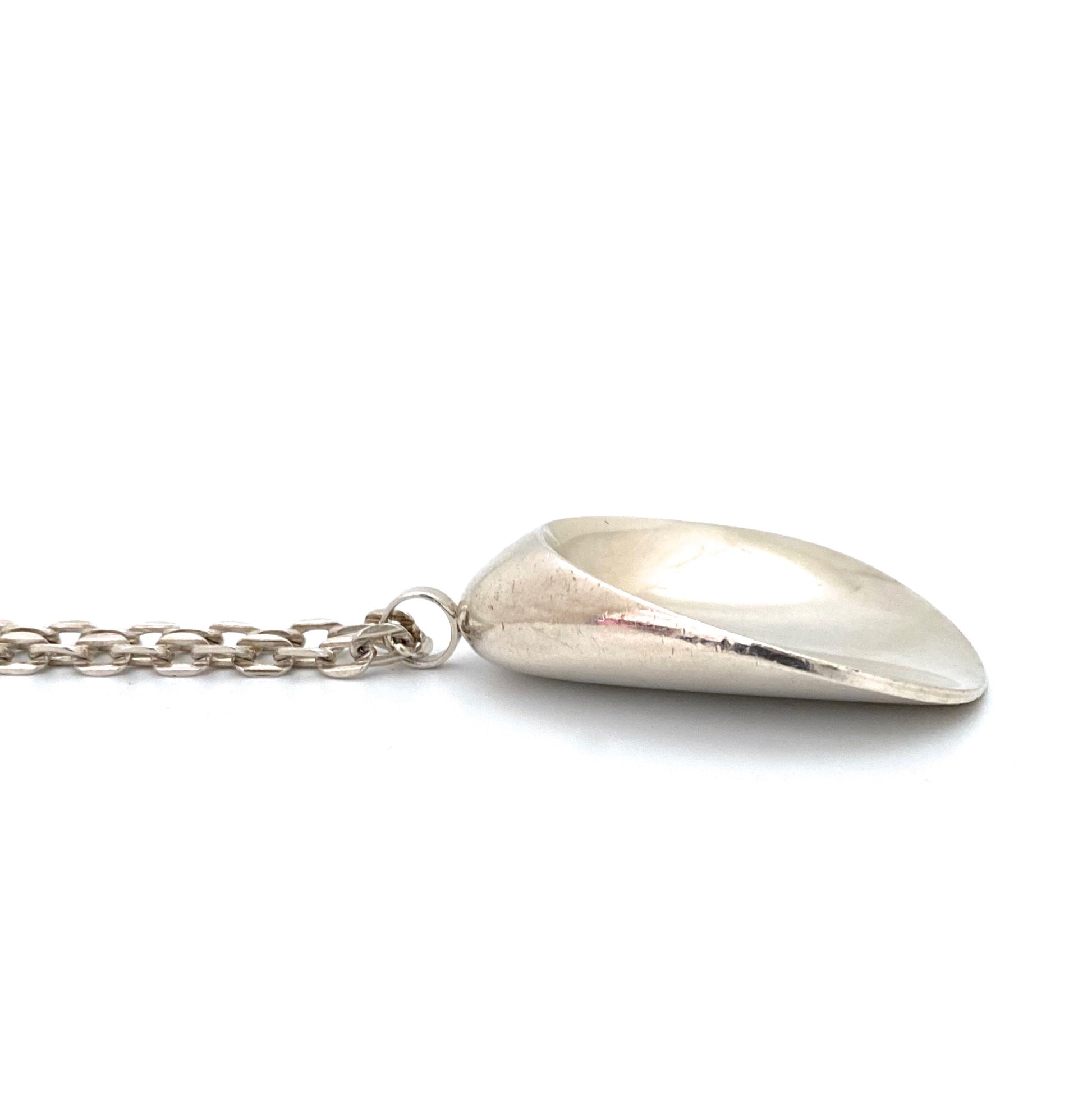 profile Georg Jensen Denmark vintage silver shell pendant necklace 328 Nanna Ditzel Scandinavian Modernist jewelry design