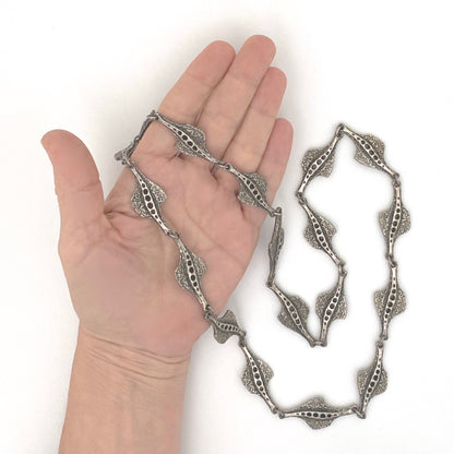 scale Guy Vidal Canada vintage brutalist pewter stingray long link chain necklace Canadian Modernist jewelry design