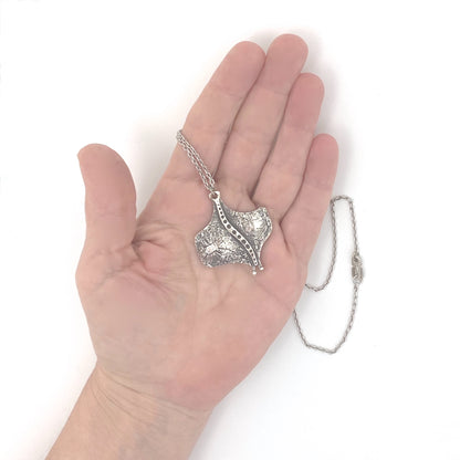 scale Guy Vidal Canada vintage brutalist pewter stingray pendant necklace Canadian Modernist jewelry design