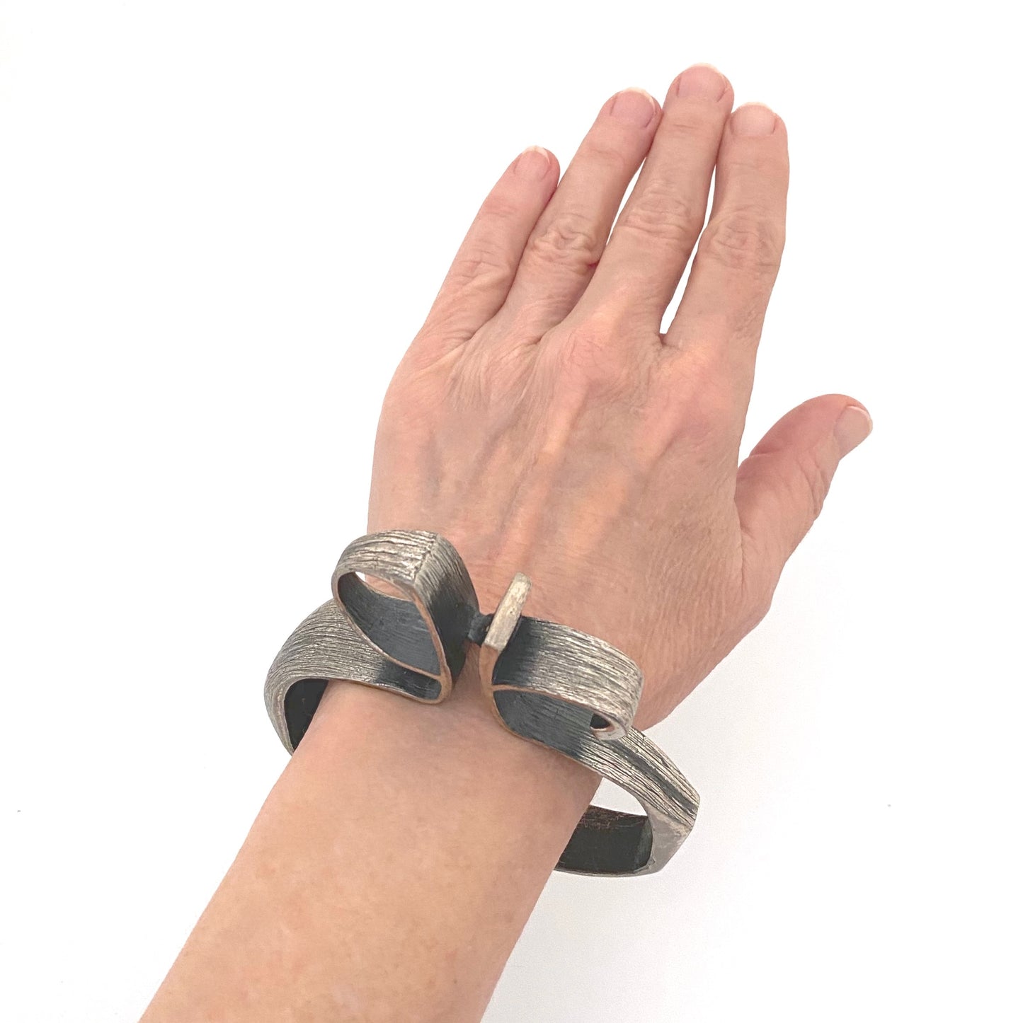 scale Guy Vidal Canada rare vintage brutalist pewter large bangle bracelet Canadian Modernist jewelry design