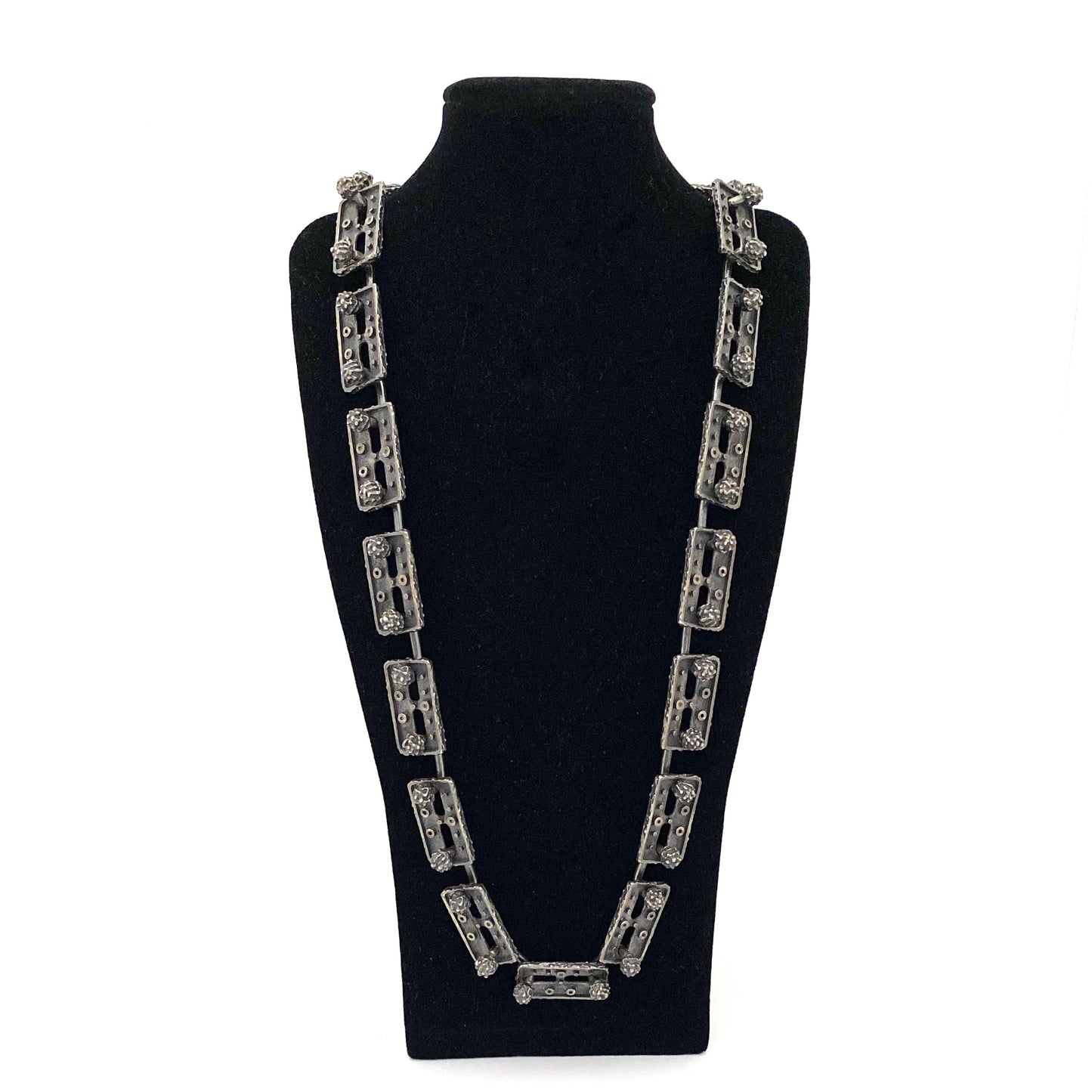 detail Guy Vidal Canada vintage brutalist pewter belt necklace Canadian Modernist jewelry design
