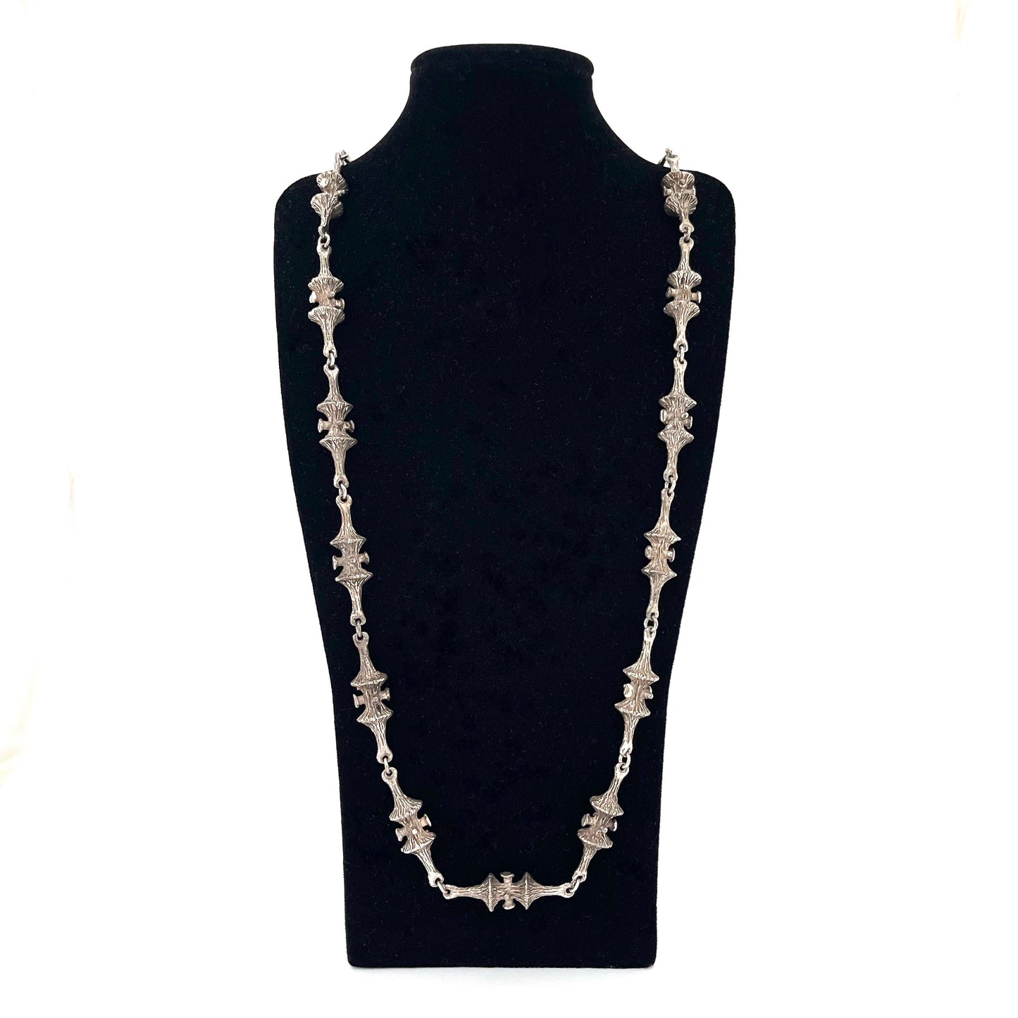 Guy Vidal 'trumpet lichen' long link chain necklace