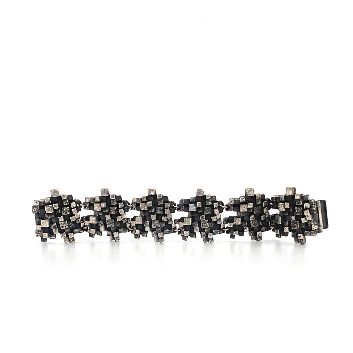 detail Guy Vidal Canada vintage brutalist pewter stacked cubes link bracelet Canadian Modernist jewelry design