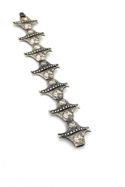 Guy Vidal Canada vintage brutalist pewter stingray panel link bracelet Canadian Modernist jewelry design