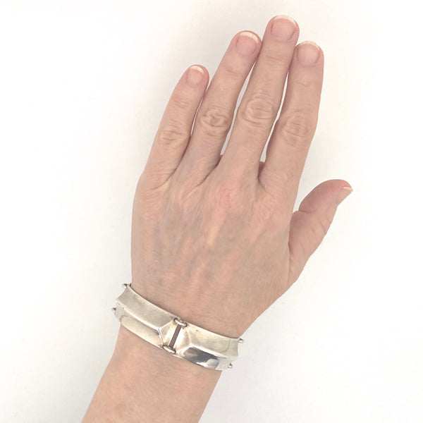 scale Hans Hansen Denmark vintage heavy silver link bracelet Scandinavian Modernist jewelry design