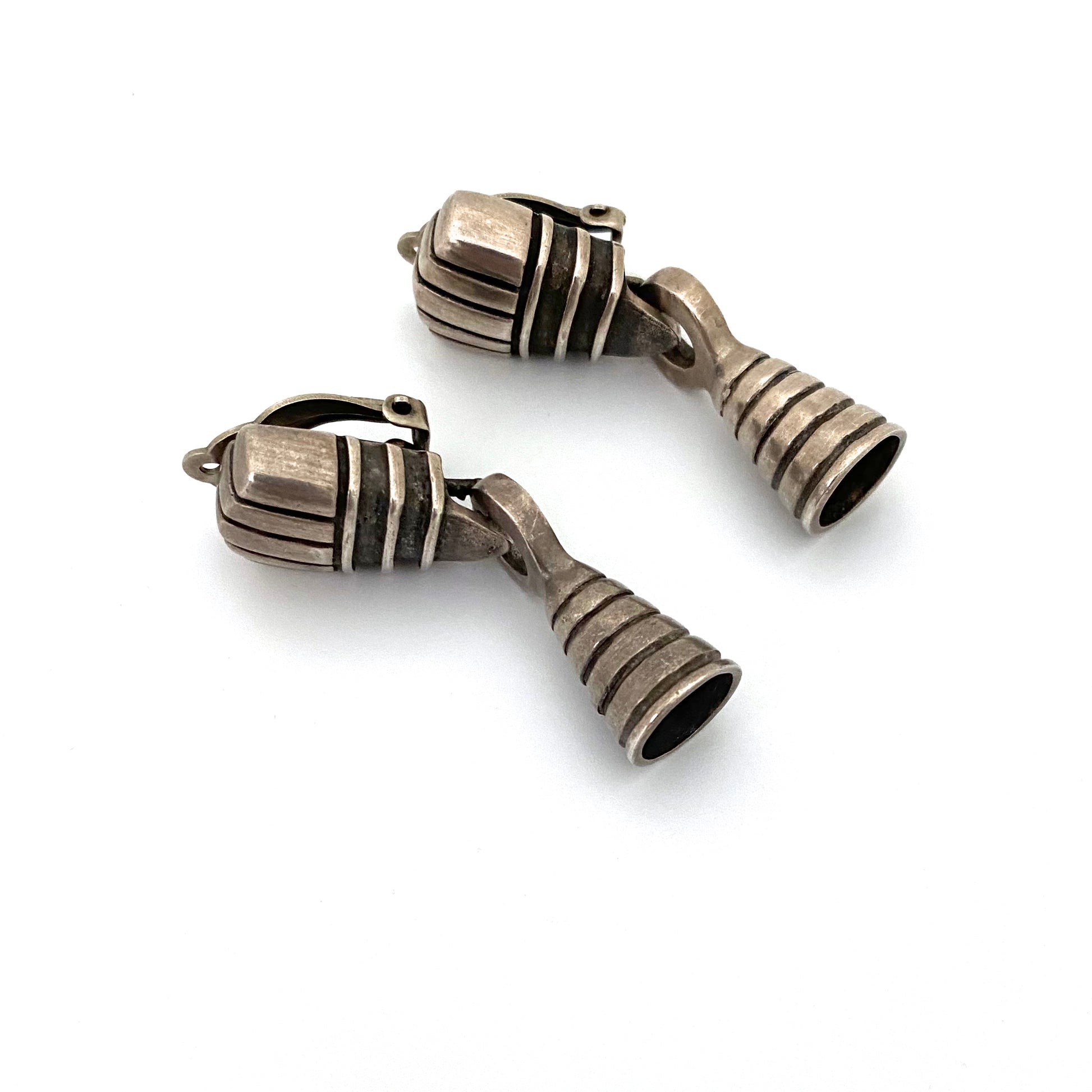 profile Lisa Jenks USA vintage silver large drop earrings clip backs postmodern jewelry design