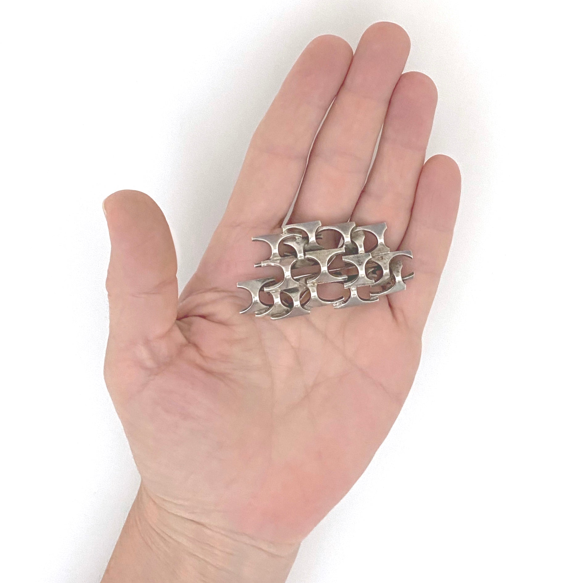 scale Age Fausing Denmark Rey Urban vintage silver openwork brooch Scandinavian Modernist jewelry design