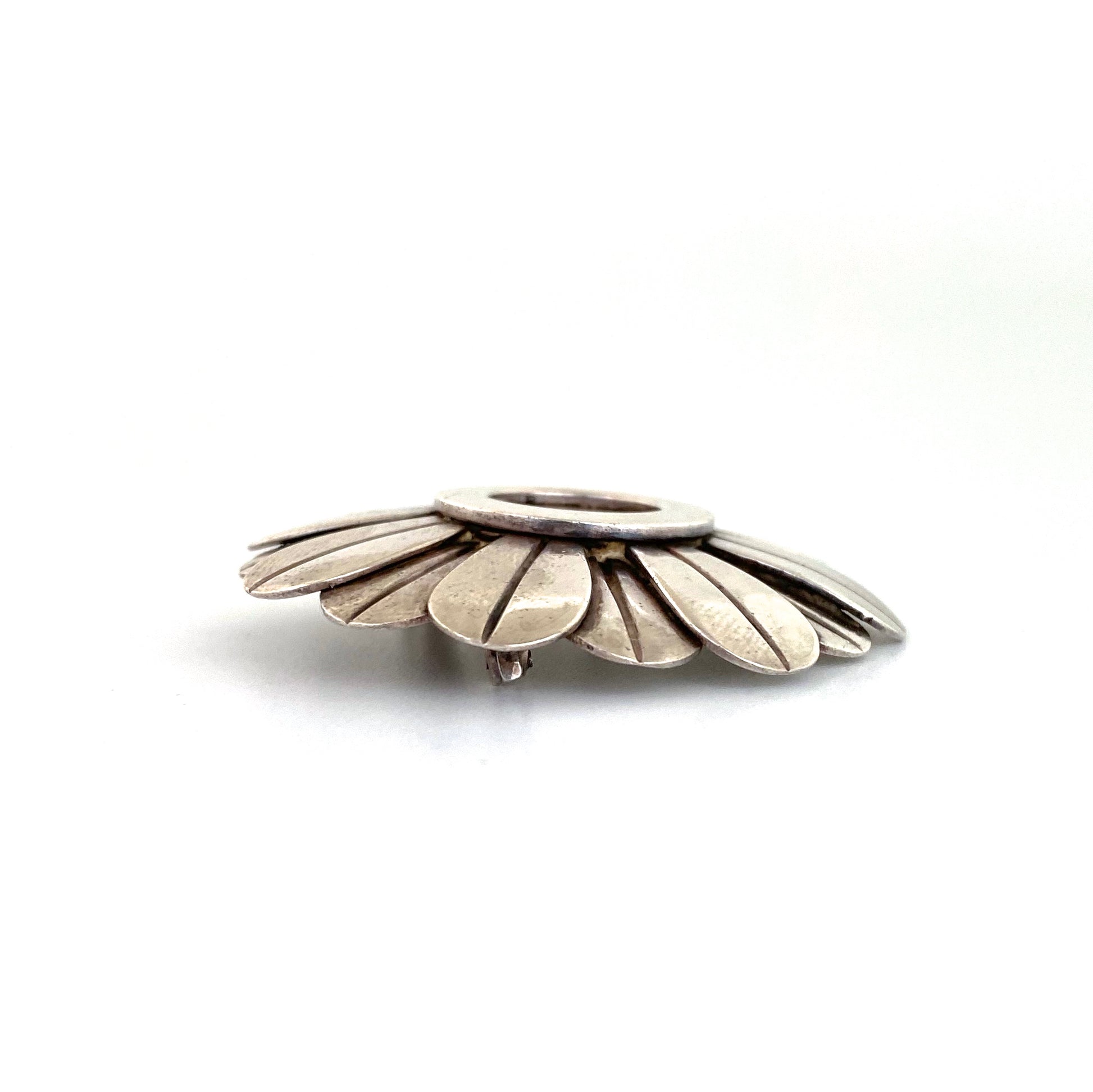 profile Hector Aguilar Taxco Mexico vintage silver heavy brooch Modernist jewelry design