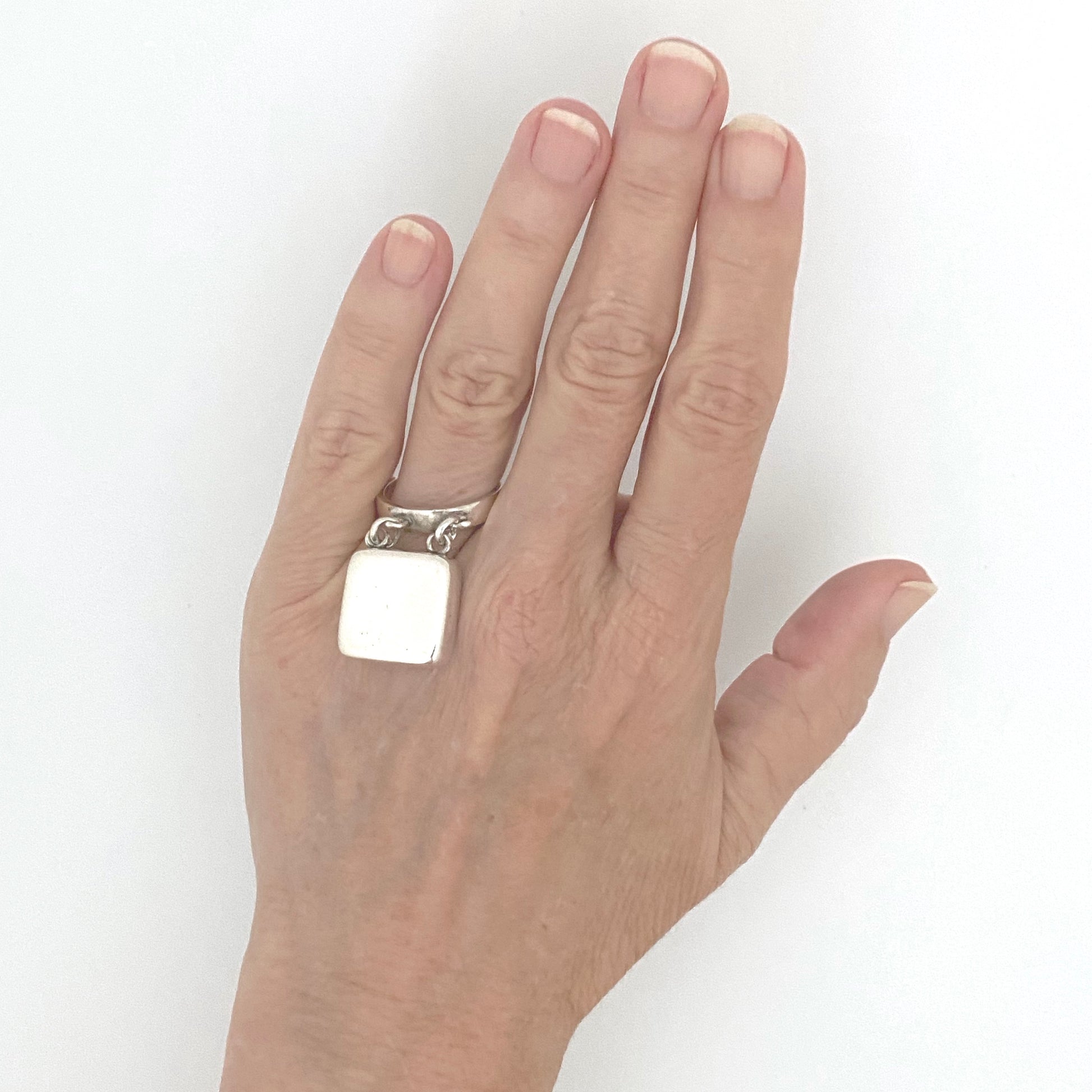 scale Georg Jensen Denmark vintage silver kinetic ring 143 Astrid Fog Scandinavian Modernist jewelry design