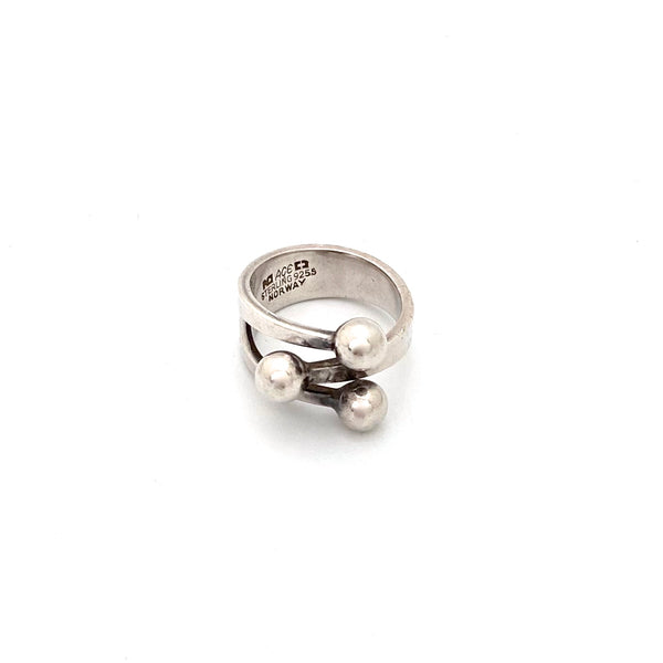 Anna Greta Eker 'Jester' ring ~ 3 point