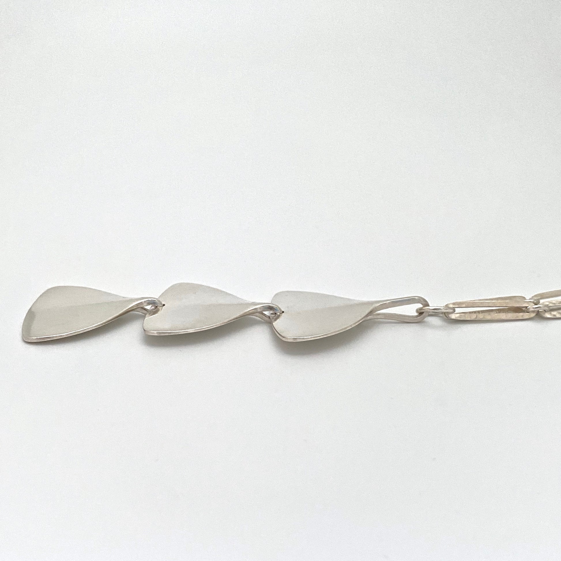 profile Georg Jensen Denmark Bent Gabrielsen long kinetic pendant necklace 145 195A Scandinavian Modernist jewelry design