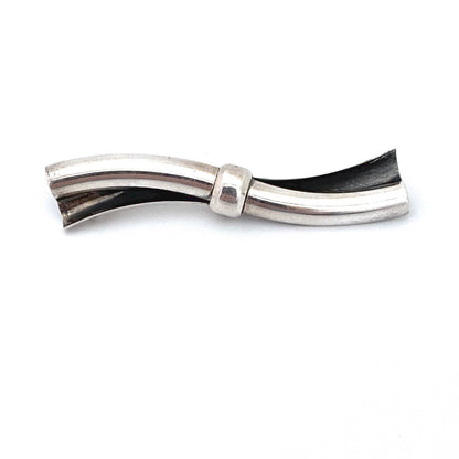 ORNO large sleek silver brooch